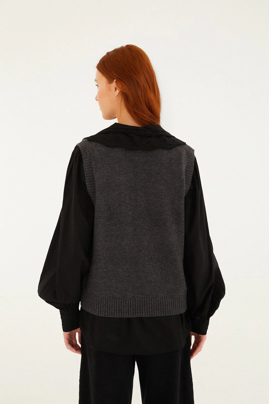 Grey Banana Da Terra Knit Vest - Image 3