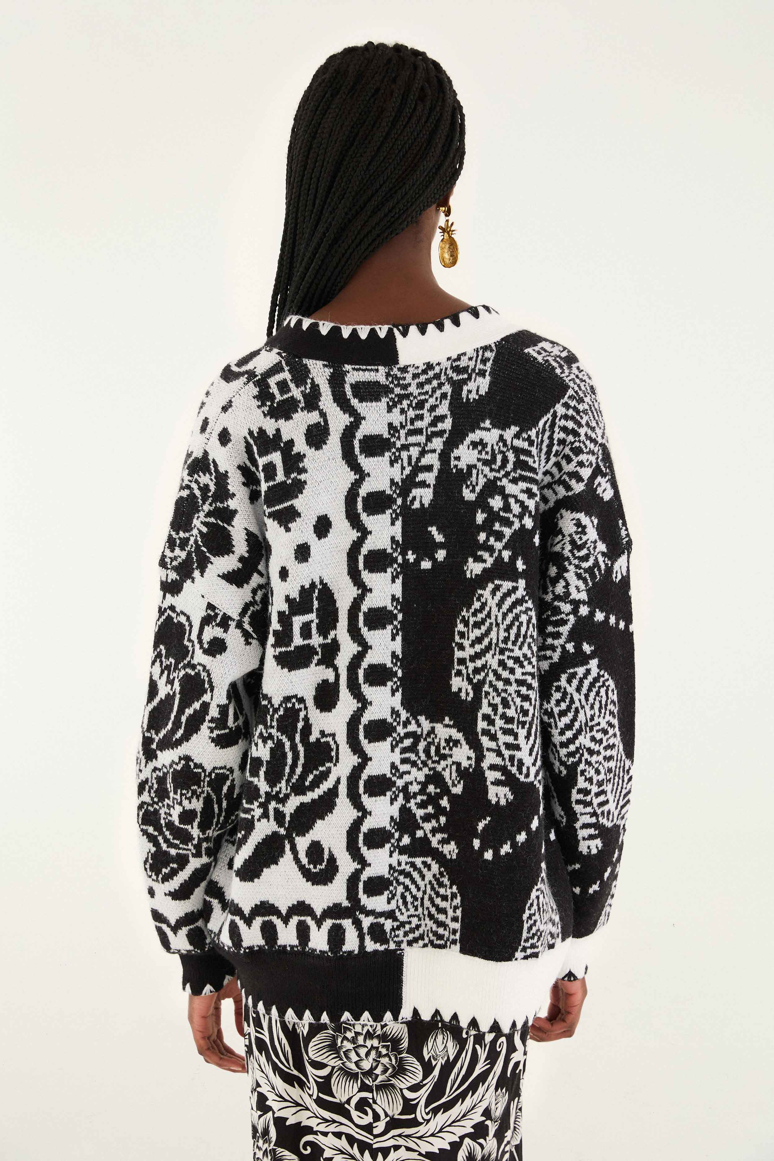 Black & White Mixed Striped Tigers Buttoned Knit Cardigan - Image 4